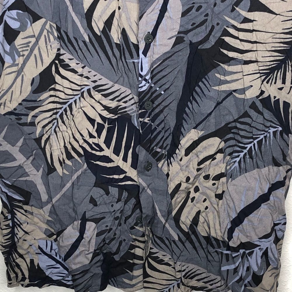 Divided Shirt - Picture 3 of 7